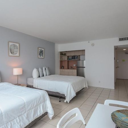 Castle Beach Suites By Vacation Media Miami Beach Extérieur photo