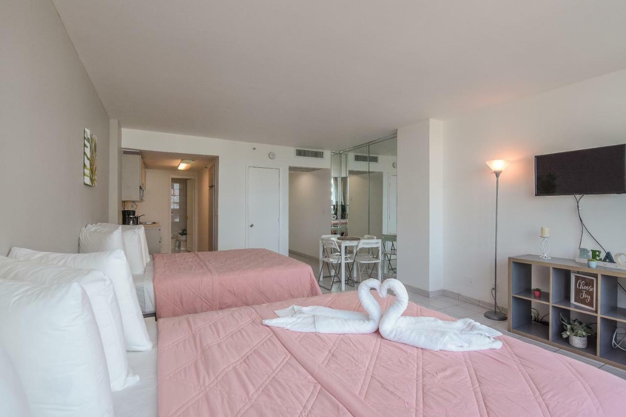 Castle Beach Suites By Vacation Media Miami Beach Extérieur photo