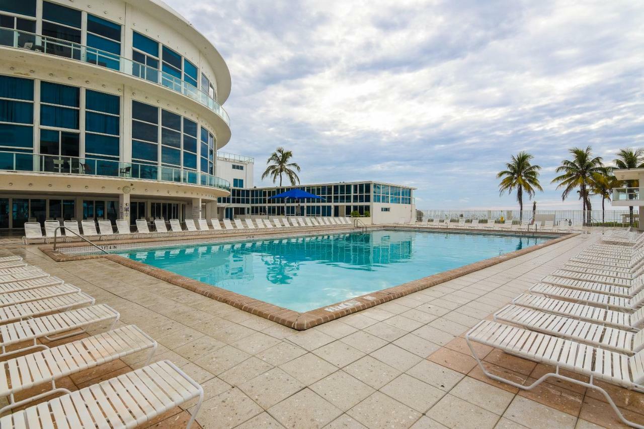 Castle Beach Suites By Vacation Media Miami Beach Extérieur photo