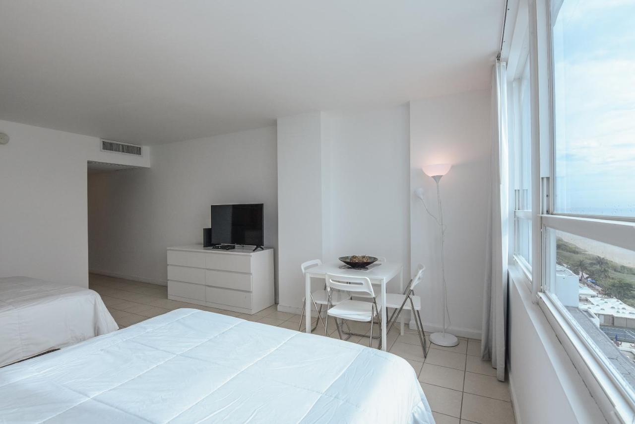 Castle Beach Suites By Vacation Media Miami Beach Extérieur photo